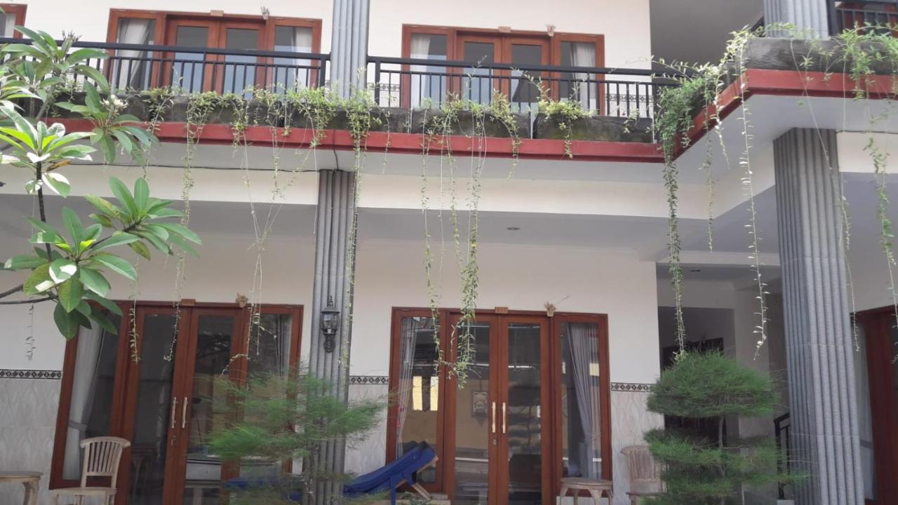 Sanata Yoga Guesthouse Canggu Dış mekan fotoğraf