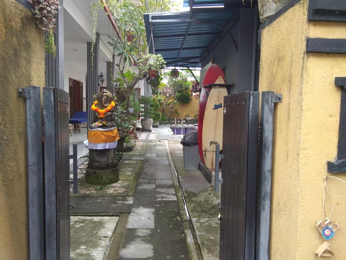 Sanata Yoga Guesthouse Canggu Dış mekan fotoğraf