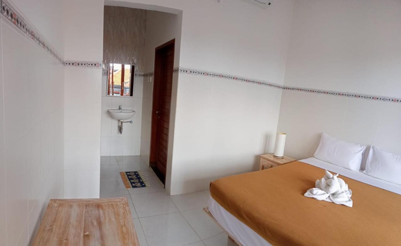 Sanata Yoga Guesthouse Canggu Dış mekan fotoğraf