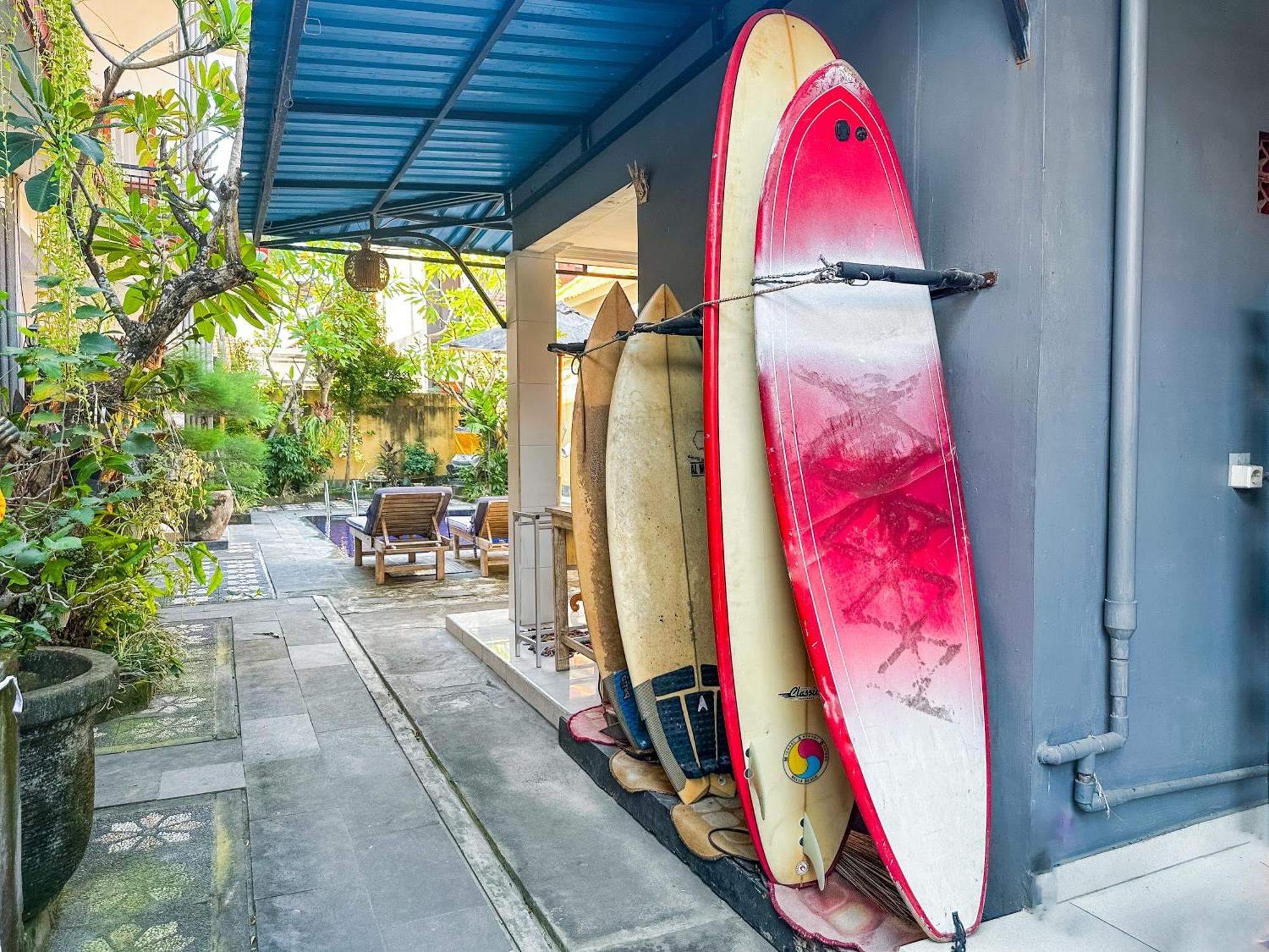 Sanata Yoga Guesthouse Canggu Dış mekan fotoğraf