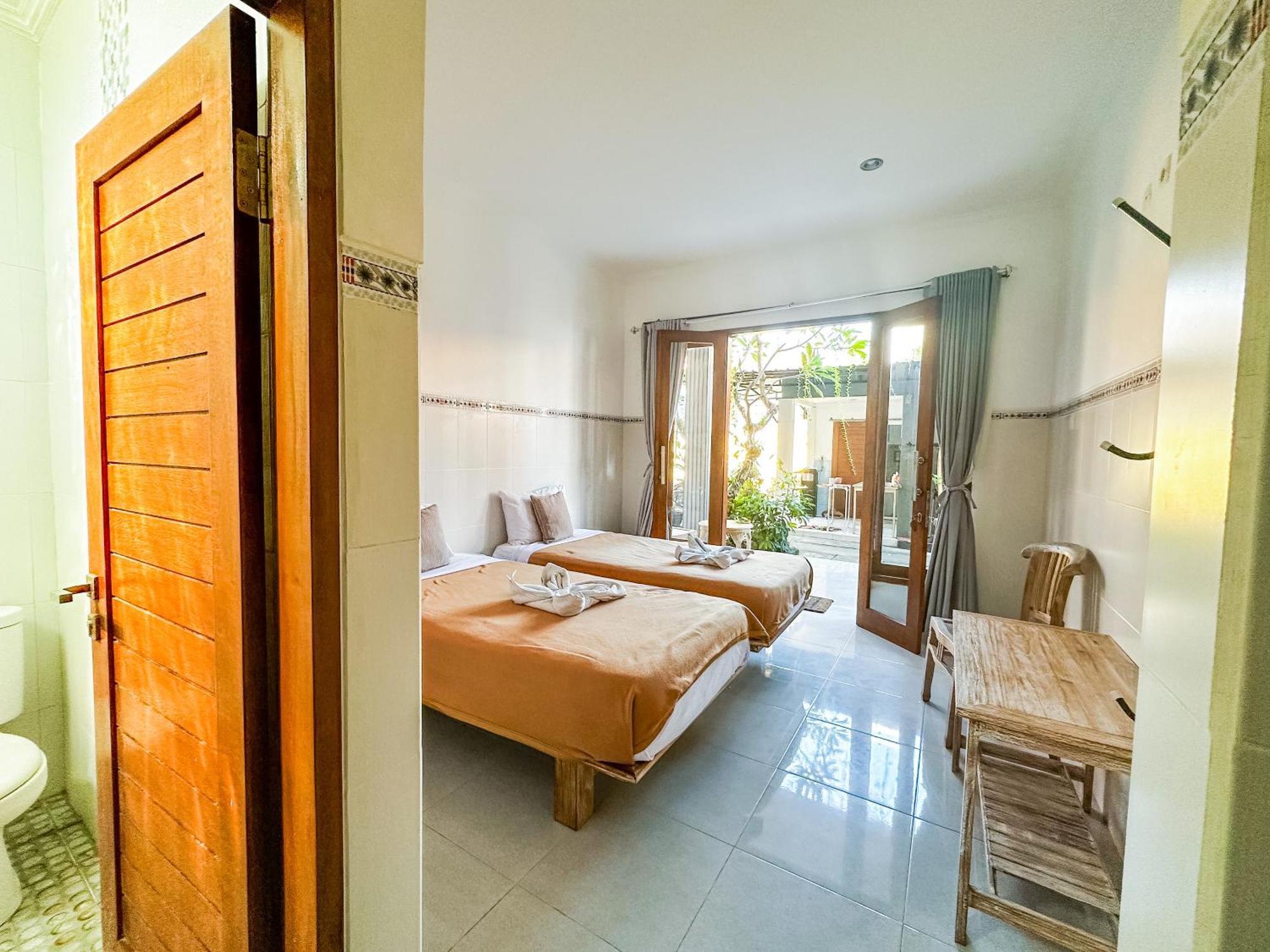 Sanata Yoga Guesthouse Canggu Dış mekan fotoğraf