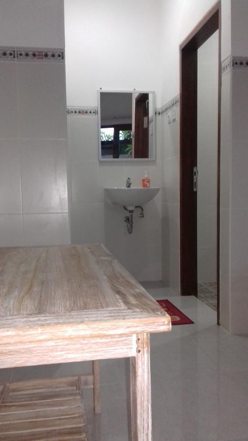 Sanata Yoga Guesthouse Canggu Dış mekan fotoğraf